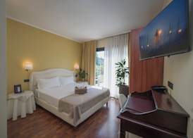 Admiral Hotel Villa Erme 4