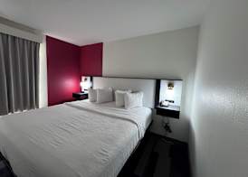 Ramada by Wyndham Sparta/At Speedway 4