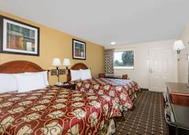 Days Inn by Wyndham Blakely 5
