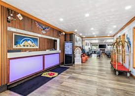 Super 8 by Wyndham Uniontown PA 2