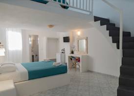 Noème Santorini 3