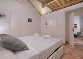 Wine Apartments Florence Moscato 3