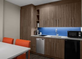 Holiday Inn Express & Suites WOODSIDE LAGUARDIA AIRPORT by IHG 5