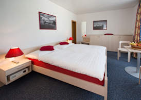 Hôtel du Port - Free Parking - Breakfast included 4
