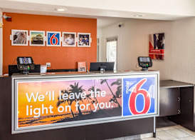 Motel 6 Bakersfield, CA - Convention Center 4