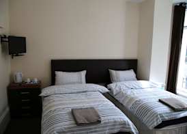 Portsmouth Budget Hotels - All rooms are EN-SUITE 2