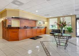 Quality Inn & Suites Hanes Mall 2
