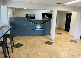 Days Inn and Suites by Wyndham Port Huron 3