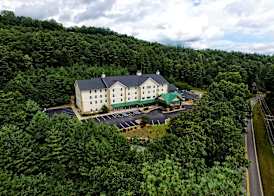 Hampton Inn & Suites Cashiers-Sapphire Valley 2