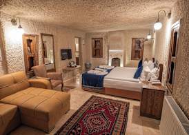 Elegance Cave Suites & Restaurant 5