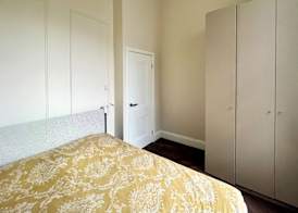 Stylish & Spacious 1 br Flat in Central Camden 2