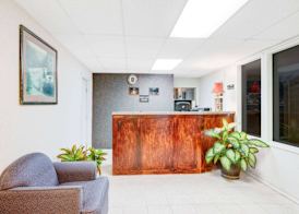 Days Inn by Wyndham Monett 2