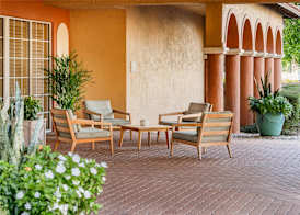 Inn of Naples, Tapestry Collection by Hilton 3