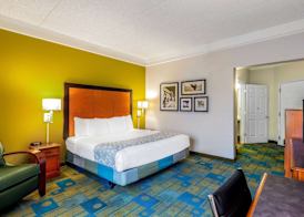 La Quinta Inn & Suites by Wyndham Fremont Silicon Valley 3