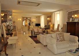 Hotel Jolanda 5