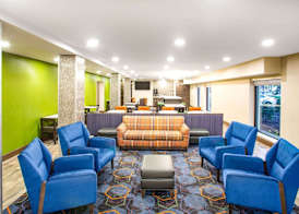 La Quinta Inn & Suites by Wyndham St Louis Hazelwood North 4