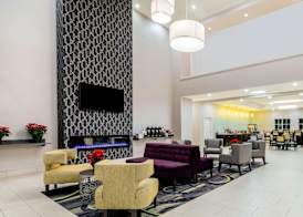 La Quinta by Wyndham DFW Airport West - Bedford 2