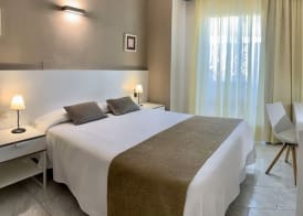 Hotel Restaurant Llansola 2