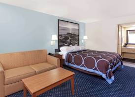 Super 8 by Wyndham El Cajon San Diego 5
