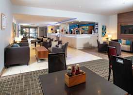 Holiday Inn Express TAUNTON EAST by IHG 5