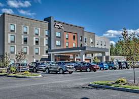 Hampton Inn & Suites Keene 2