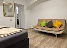 Long Stay 1BR Apt Near Prater Park 3
