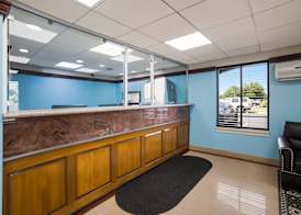 Econo Lodge Allentown North 3