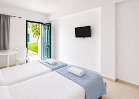Agnes Beach Hotel Apartments 3