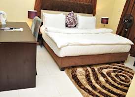 Topaz Luxury Suites & Apartments 3
