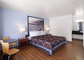 Super 8 by Wyndham Dunnigan 5