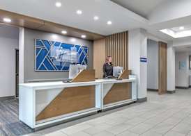 Holiday Inn Express & Suites WINNIE by IHG 3