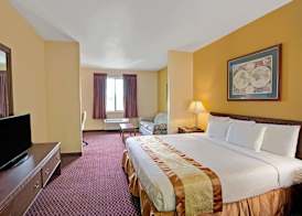 Days Inn & Suites by Wyndham Hickory 5