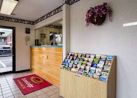 Econo Lodge Richmond North 3