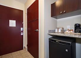 Comfort Inn and Suites Maingate South 3