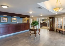 Ramada by Wyndham Boston 3