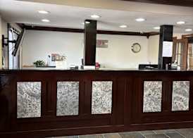 Ramada by Wyndham Cedar Rapids South 2