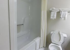Quality Inn & Suites Thomasville-High Point 5
