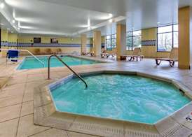 Hampton Inn & Suites Indianapolis-Airport 3