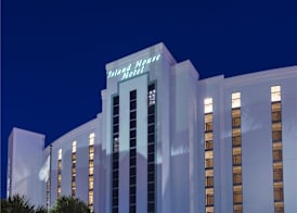 The Island House Hotel a Doubletree by Hilton 5
