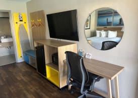 Days Inn by Wyndham St. Petersburg Central 4