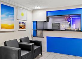 Days Inn by Wyndham Houston East 2