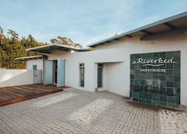 A Riverbed Guesthouse 3