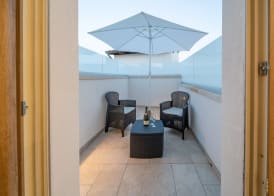 Aurosa Bed and Breakfast 4