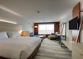 Holiday Inn Express & Suites GALESBURG by IHG 5