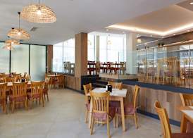 Hotel MARVEL - FULLY RENOVATED FREE Beach Access 5