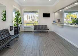 Super 8 by Wyndham San Diego Hotel Circle 2