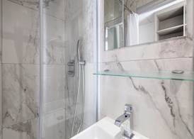Deluxe Bedroom With Balcony in Cannes Palais 4