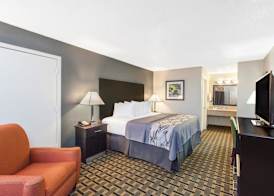DAYS INN BY WYNDHAM ENNIS 3