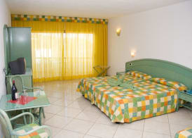 Aparthotel Esquinzo Y Monte Del Mar 3