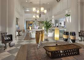 International House Hotel 5